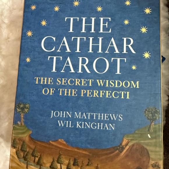The Cathar Tarot by John Matthews and Wil Kinghan - Blue - Picture 1 of 3